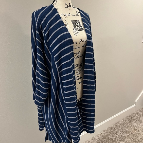 BLUE STRIPE CARDIGAN - Picture 4 of 5